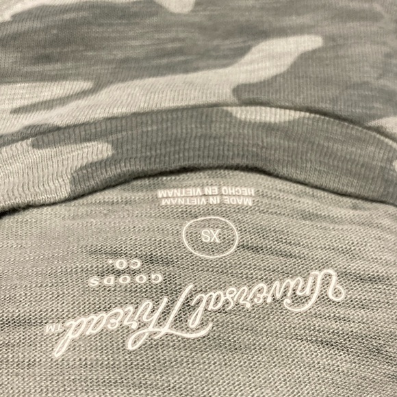 Universal Thread Goods Co XS camo print maxi w side slits 11055 - Picture 4 of 6